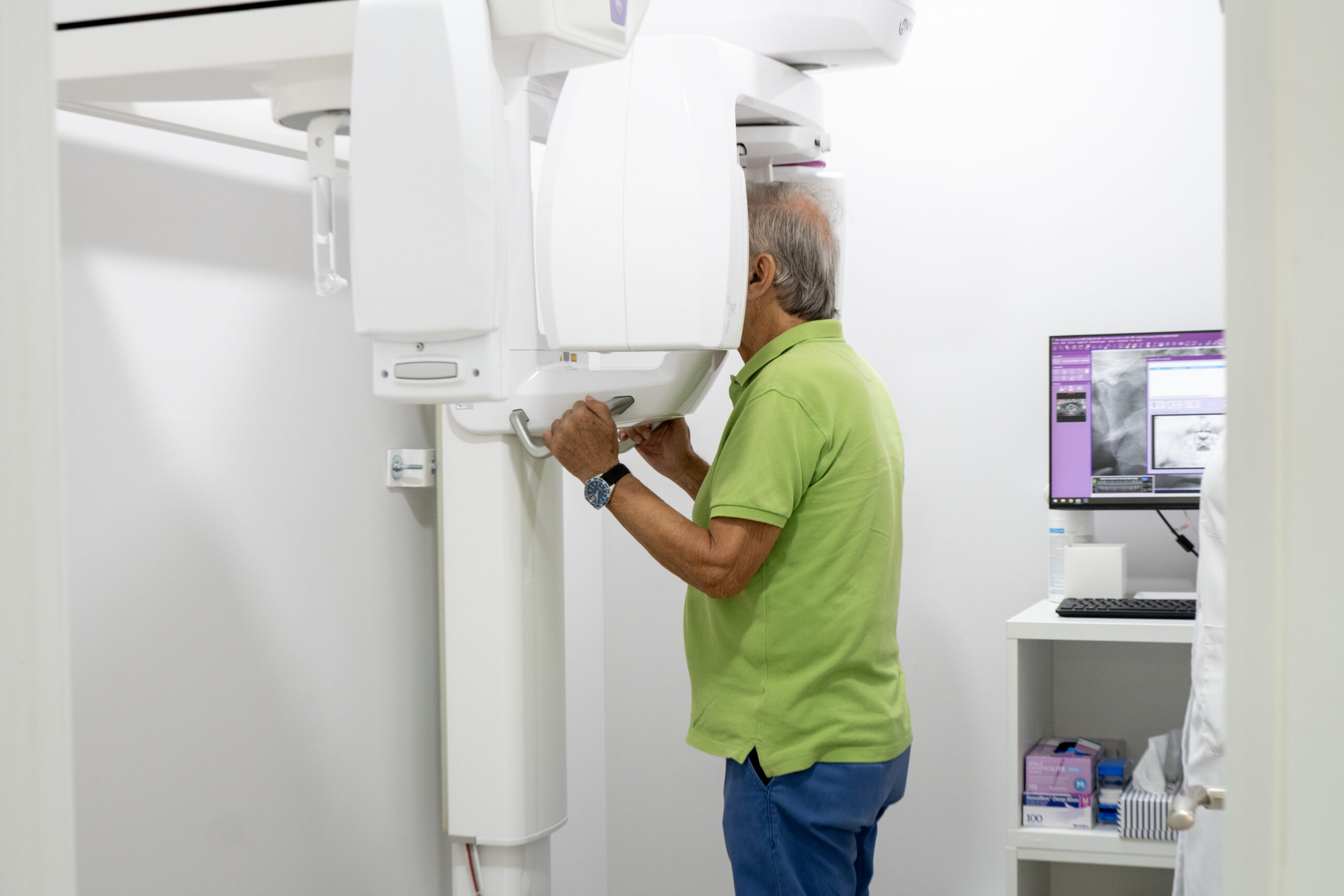 Equipamiento y materiales para tratamientos dentales